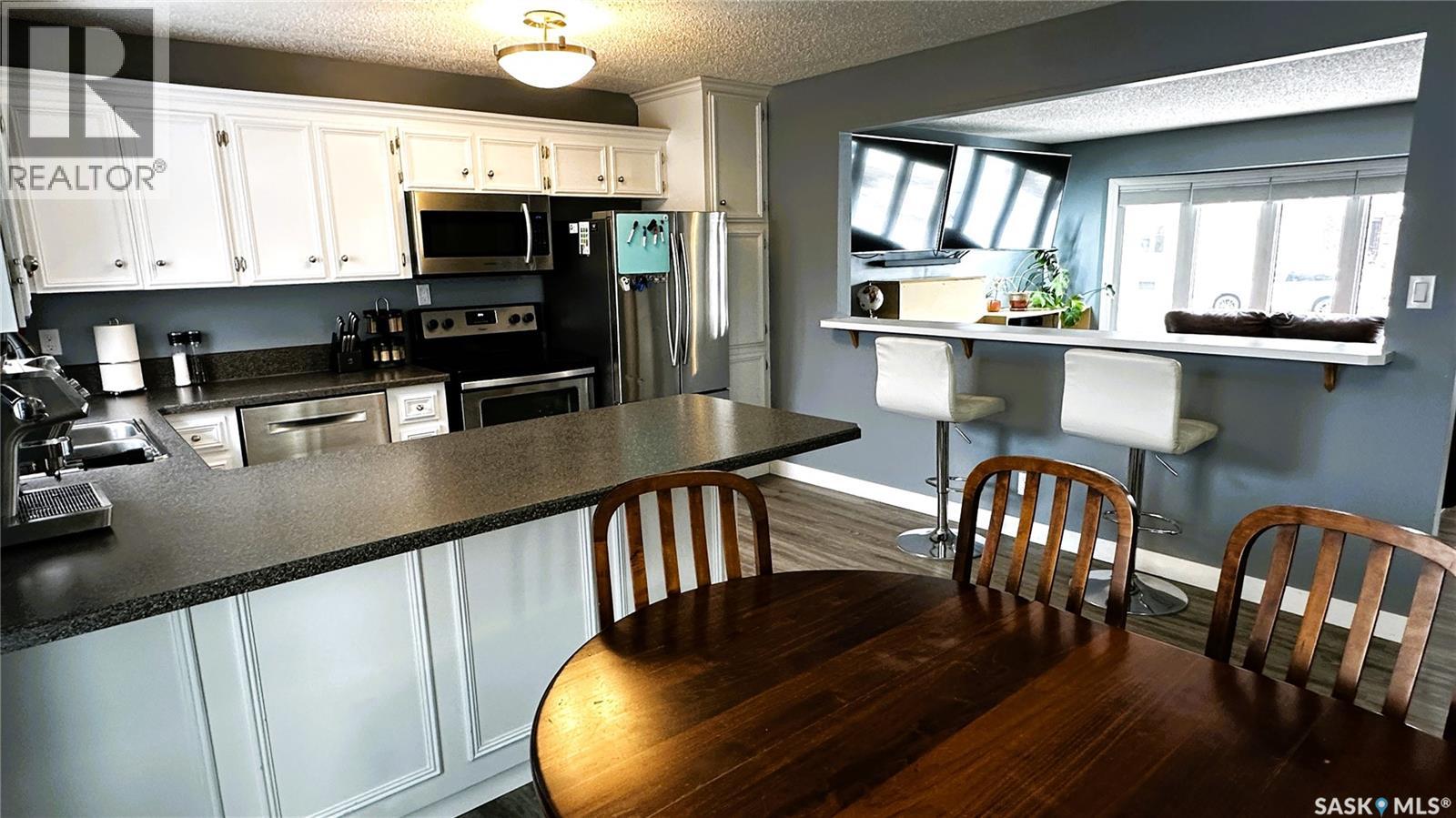 131 Dunsmore Drive, Regina, Saskatchewan  S4R 7G3 - Photo 10 - SK028325