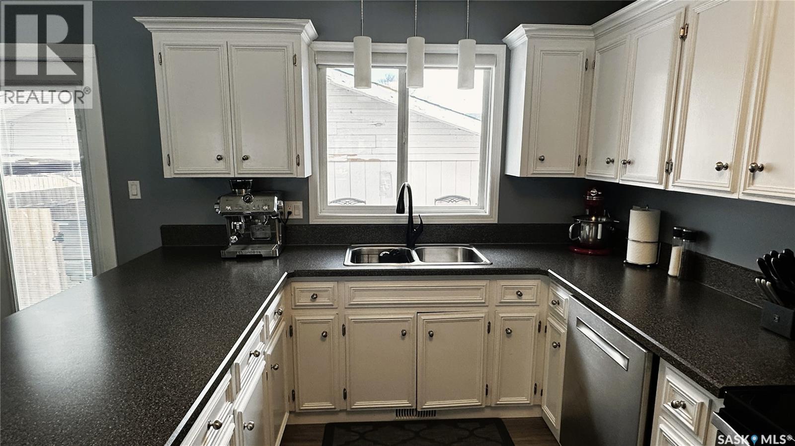 131 Dunsmore Drive, Regina, Saskatchewan  S4R 7G3 - Photo 13 - SK028325