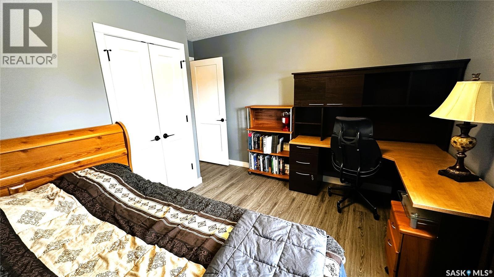 131 Dunsmore Drive, Regina, Saskatchewan  S4R 7G3 - Photo 20 - SK028325