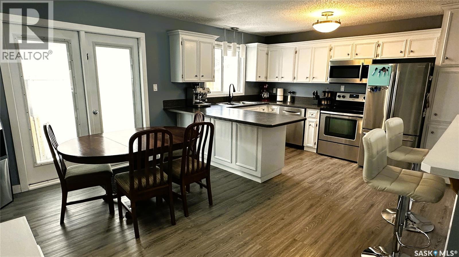 131 Dunsmore Drive, Regina, Saskatchewan  S4R 7G3 - Photo 7 - SK028325