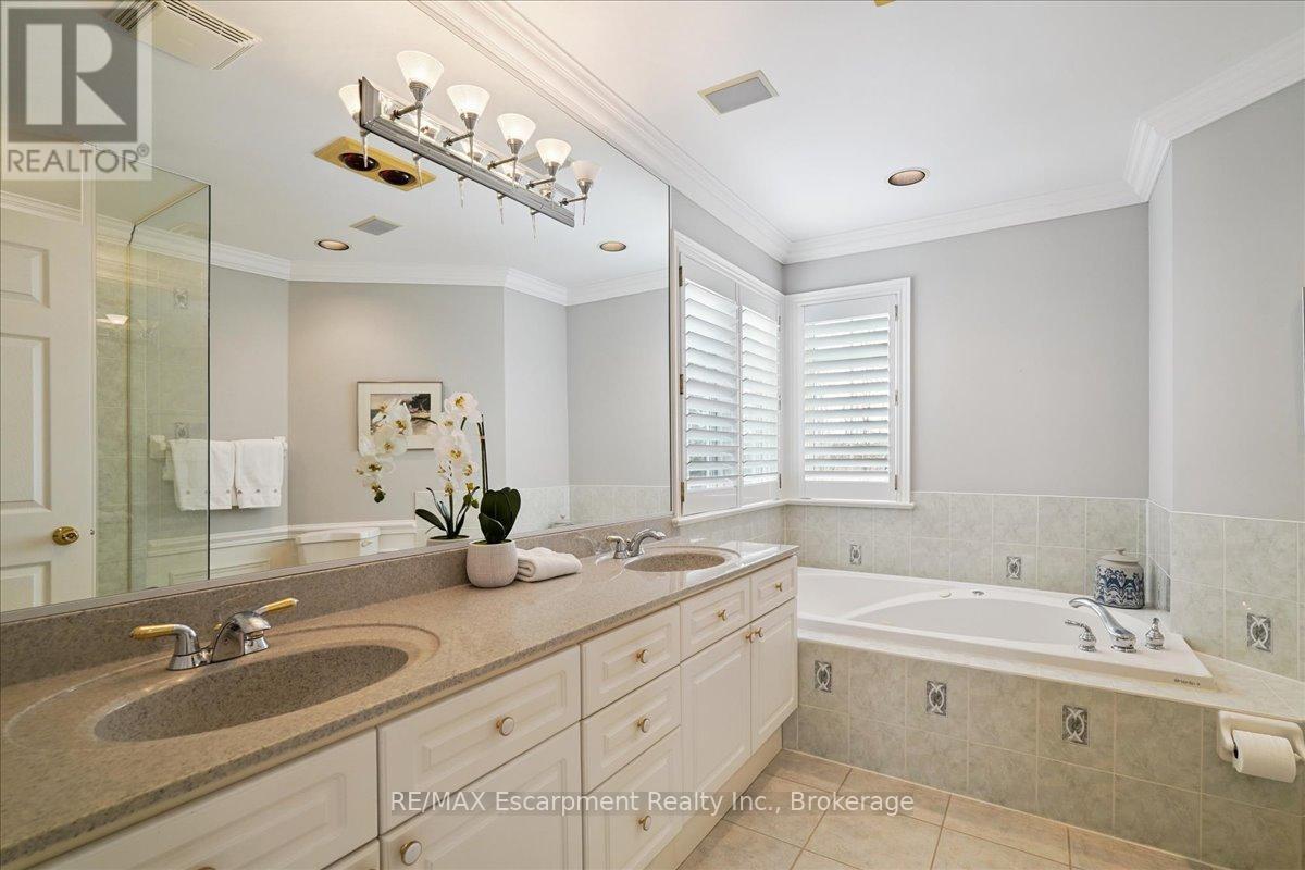 16 - 2303 Hill Ridge Court, Oakville, Ontario  L6M 3N3 - Photo 18 - W12777682