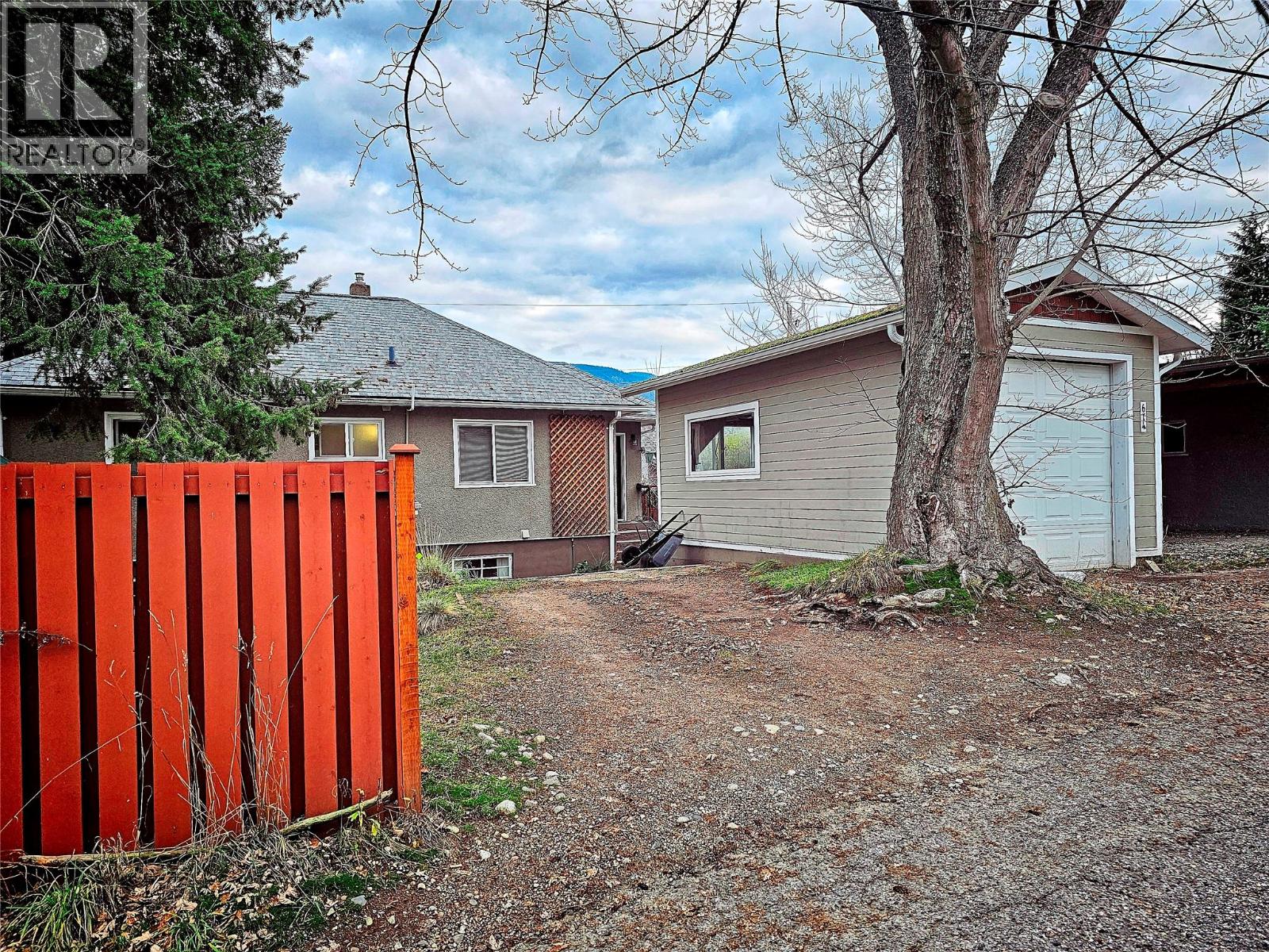 614 10th Avenue, Castlegar, British Columbia  V1N 1K9 - Photo 13 - 10375401