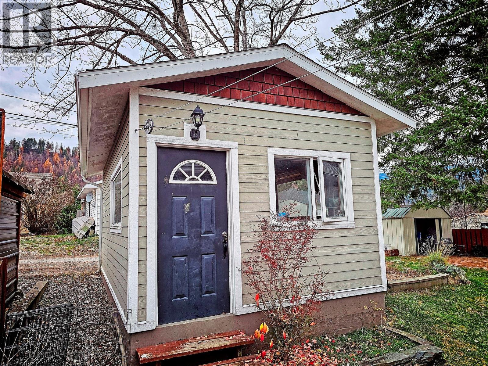 614 10th Avenue, Castlegar, British Columbia  V1N 1K9 - Photo 15 - 10375401