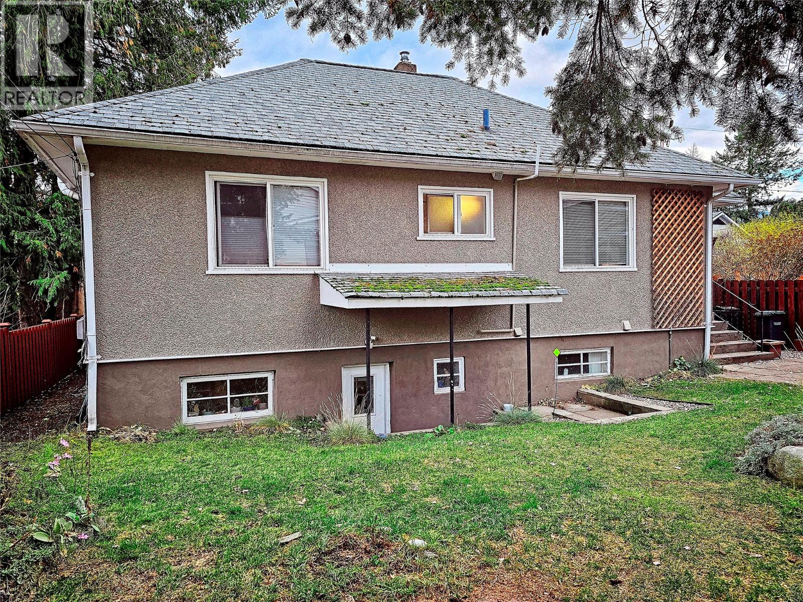 614 10th Avenue, Castlegar, British Columbia  V1N 1K9 - Photo 8 - 10375401