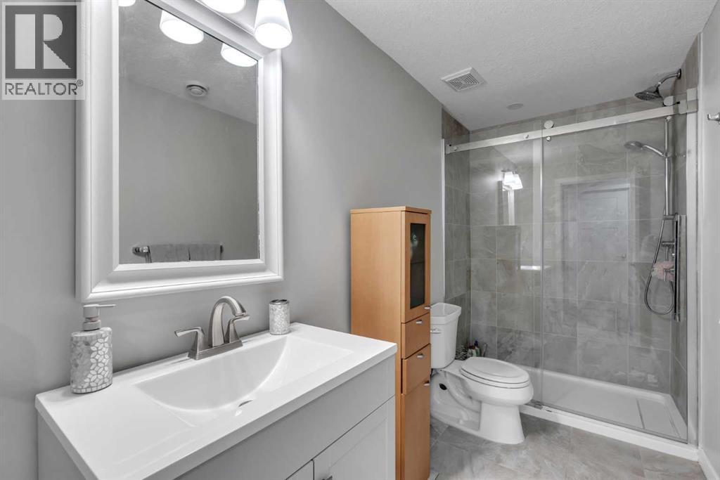 53 Sundown Grove, Cochrane, Alberta  T4C 0H8 - Photo 44 - A2285152