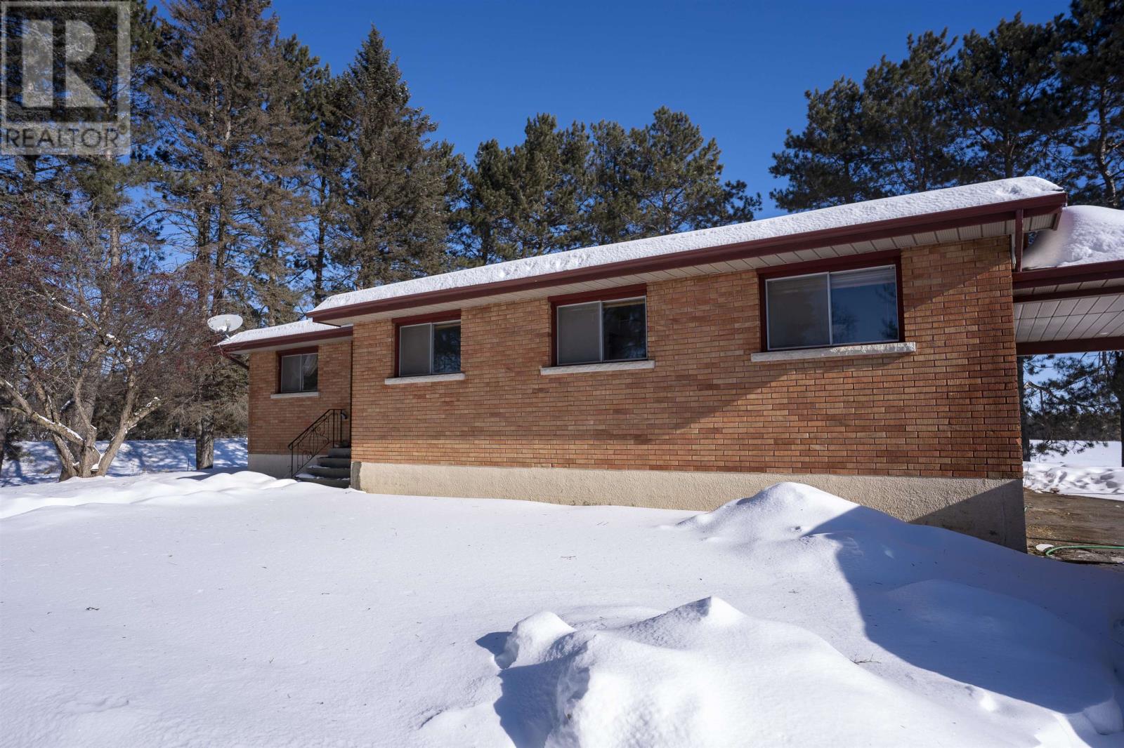 2995 Oliver Rd, Thunder Bay, Ontario  P7G 1S4 - Photo 2 - TB2600204