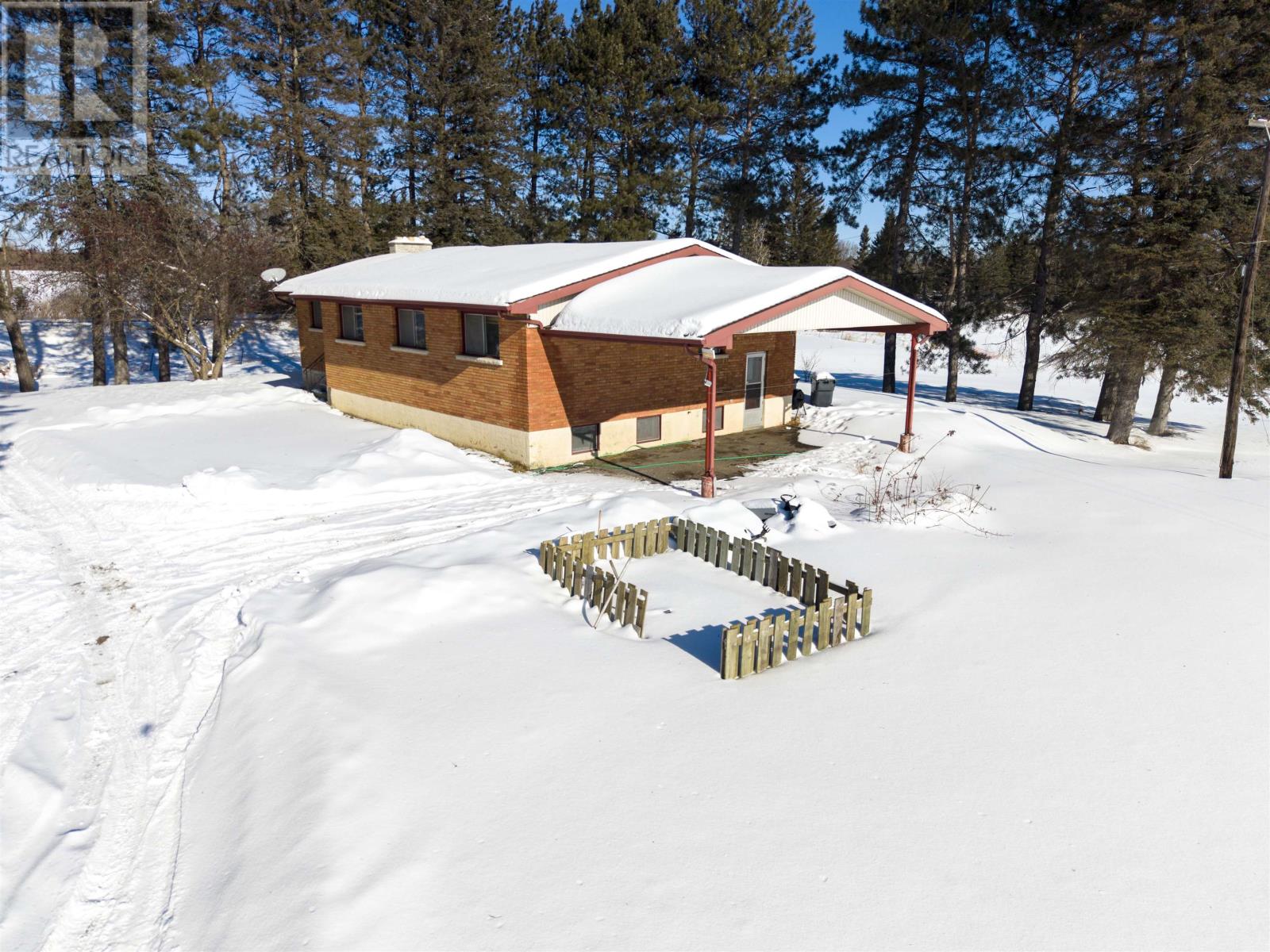 2995 Oliver Rd, Thunder Bay, Ontario  P7G 1S4 - Photo 4 - TB2600204