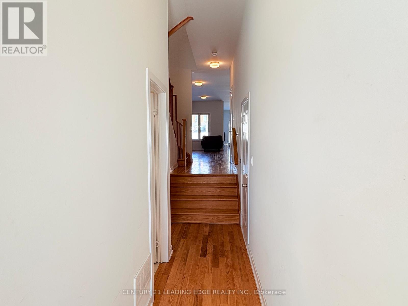 11 Liam Foudy Court, Toronto, Ontario  M1P 0G3 - Photo 2 - E12776374