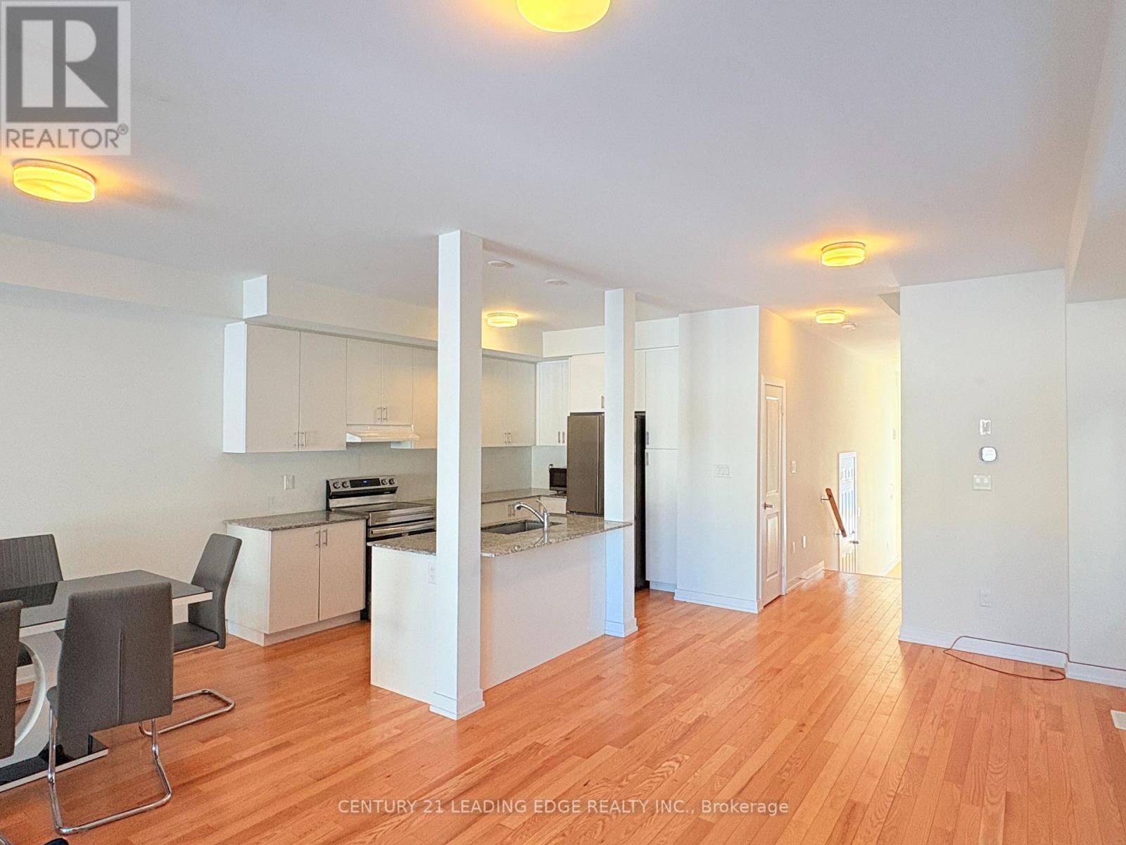 11 Liam Foudy Court, Toronto, Ontario  M1P 0G3 - Photo 5 - E12776374