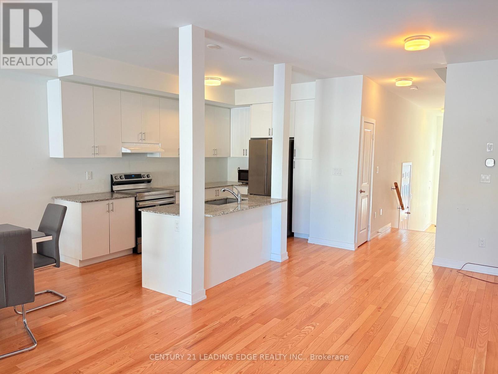 11 Liam Foudy Court, Toronto, Ontario  M1P 0G3 - Photo 4 - E12776374