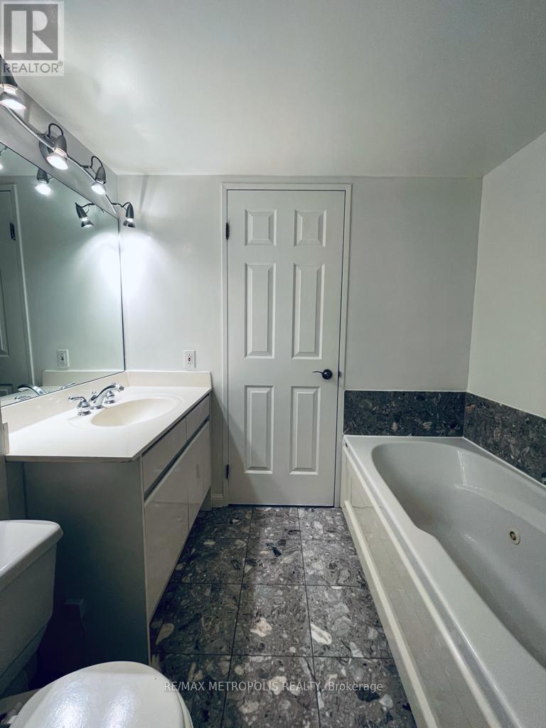 915 - 7 Carlton Street, Toronto, Ontario  M5B 2M3 - Photo 13 - C12777680