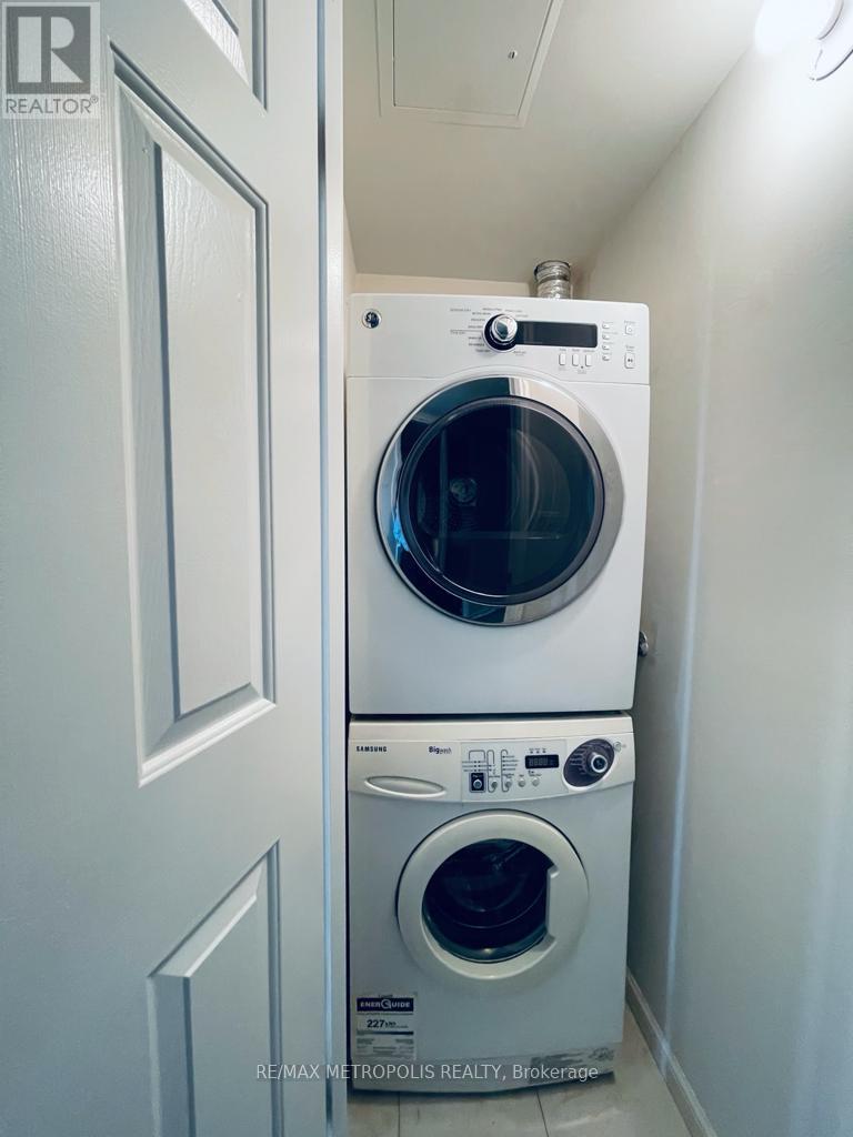 915 - 7 Carlton Street, Toronto, Ontario  M5B 2M3 - Photo 4 - C12777680