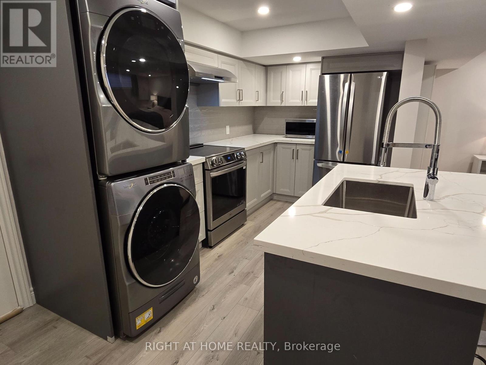 Unit B - 17 Olsen Drive, Toronto, Ontario  M3A 3J1 - Photo 2 - C12777694