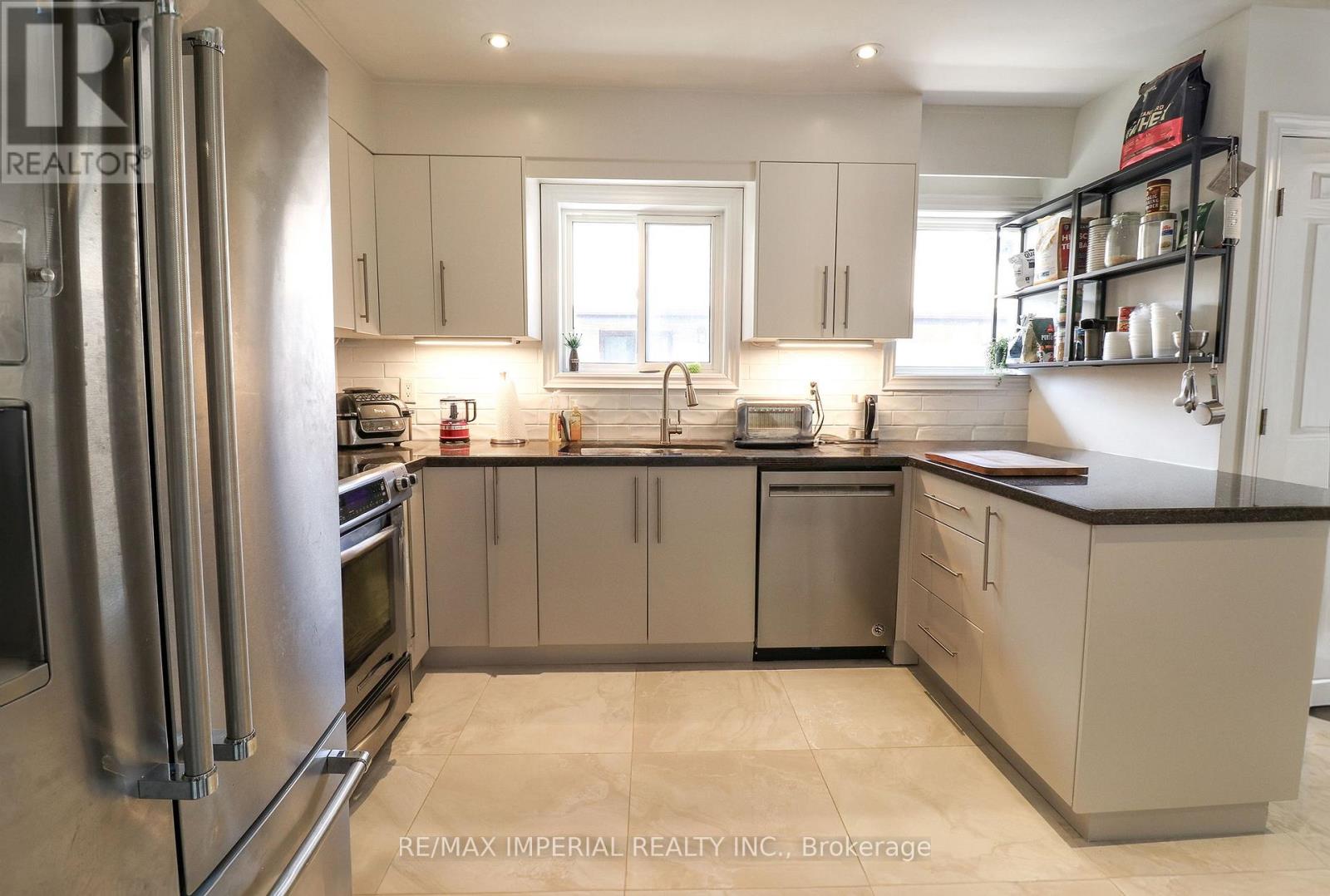 Main Fl - 329 Homewood Avenue, Toronto, Ontario  M2R 2N7 - Photo 15 - C12777698