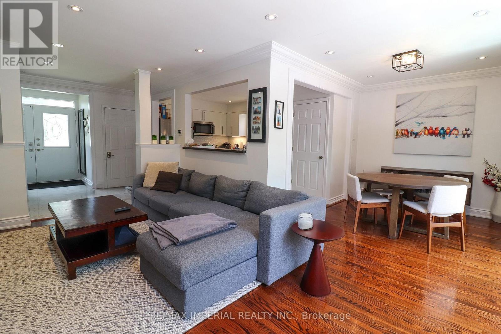 Main Fl - 329 Homewood Avenue, Toronto, Ontario  M2R 2N7 - Photo 19 - C12777698