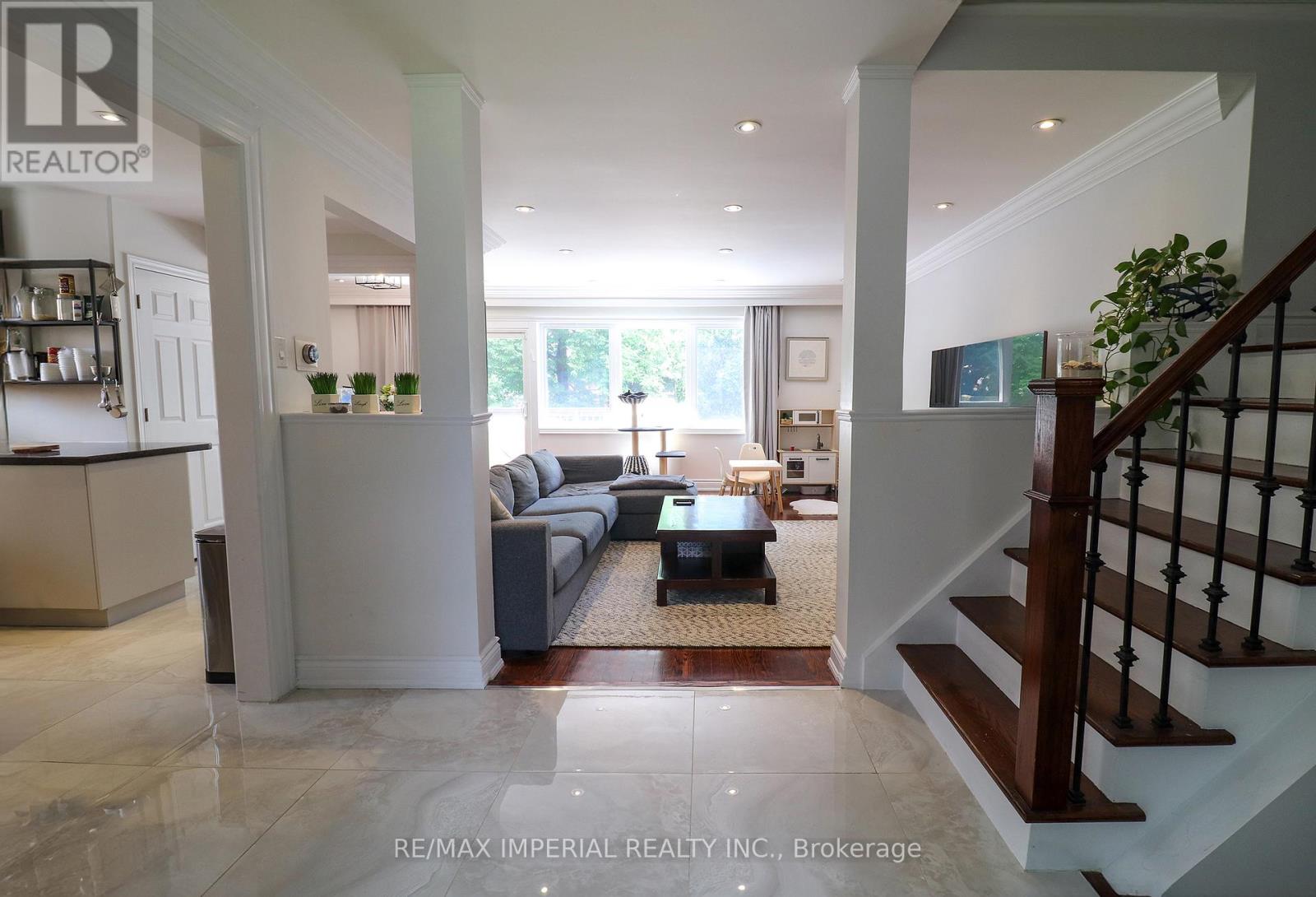 Main Fl - 329 Homewood Avenue, Toronto, Ontario  M2R 2N7 - Photo 6 - C12777698