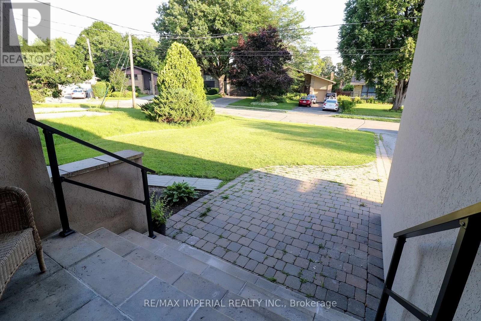 Main Fl - 329 Homewood Avenue, Toronto, Ontario  M2R 2N7 - Photo 8 - C12777698