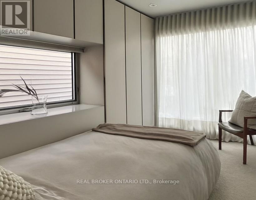 329 Manning Avenue, Toronto, Ontario  M6J 2K8 - Photo 4 - C12777730