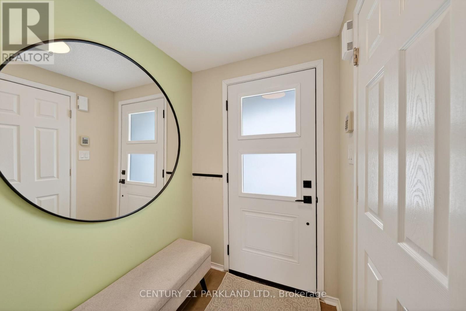 3 Majesty Boulevard, Barrie, Ontario  L4M 7K1 - Photo 2 - S12777660