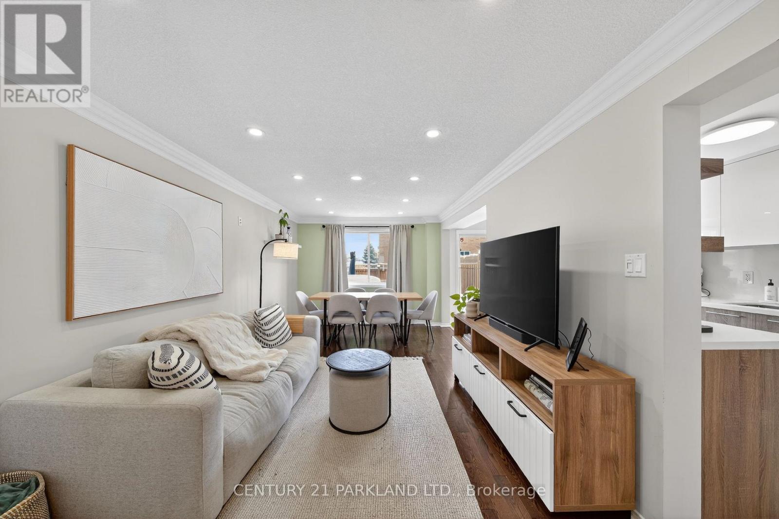 3 Majesty Boulevard, Barrie, Ontario  L4M 7K1 - Photo 4 - S12777660