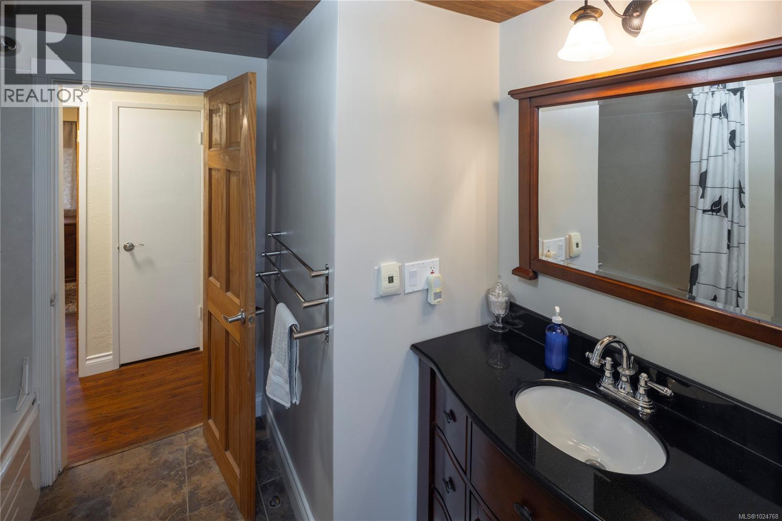 4420 Tyndall Ave, Saanich, British Columbia  V8N 3S1 - Photo 16 - 1024768