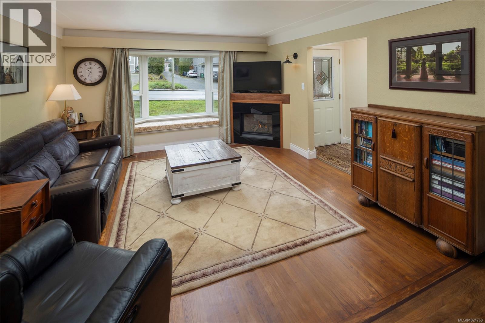 4420 Tyndall Ave, Saanich, British Columbia  V8N 3S1 - Photo 2 - 1024768