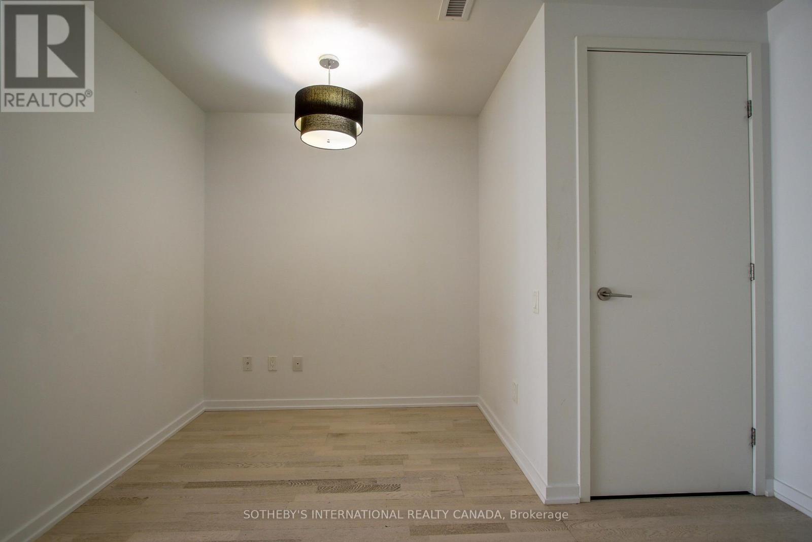 520 - 60 Colborne Street, Toronto, Ontario  M5E 1E3 - Photo 5 - C12777068