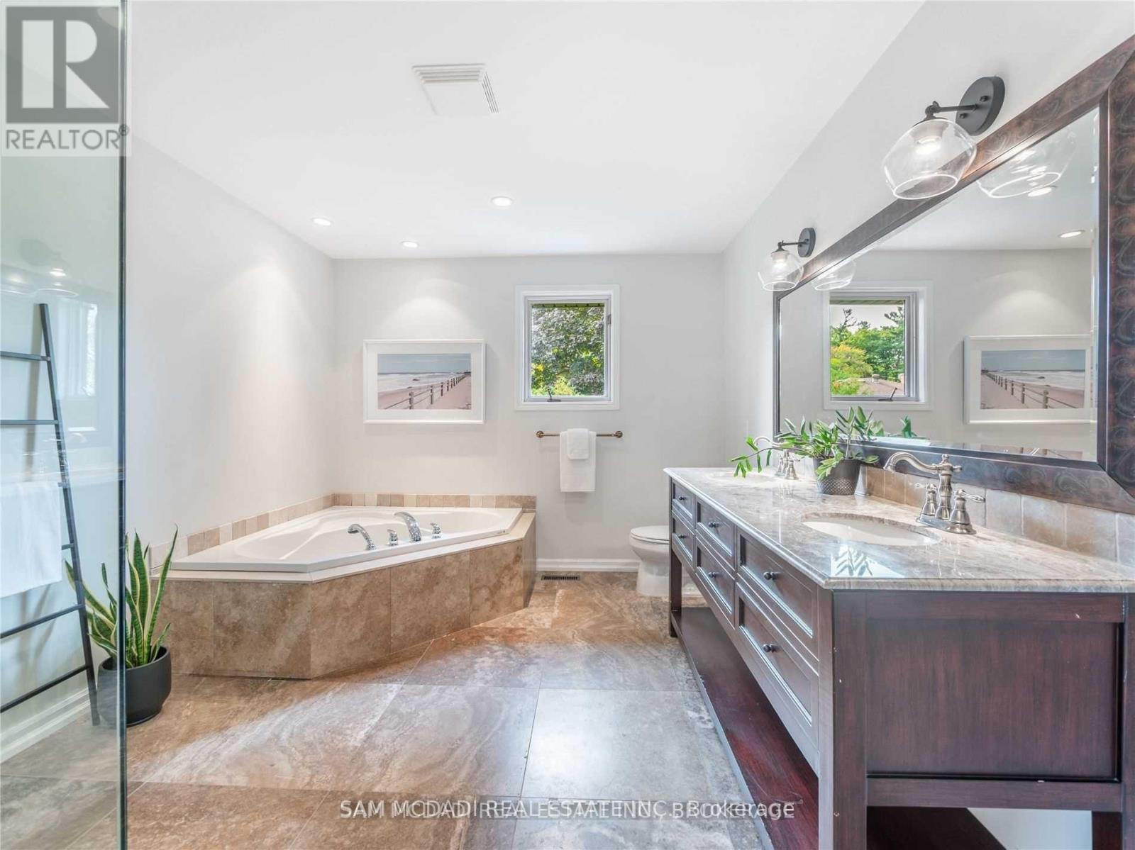 2212 Florian (Upper) Road, Mississauga, Ontario  L5A 2M4 - Photo 23 - W12776272