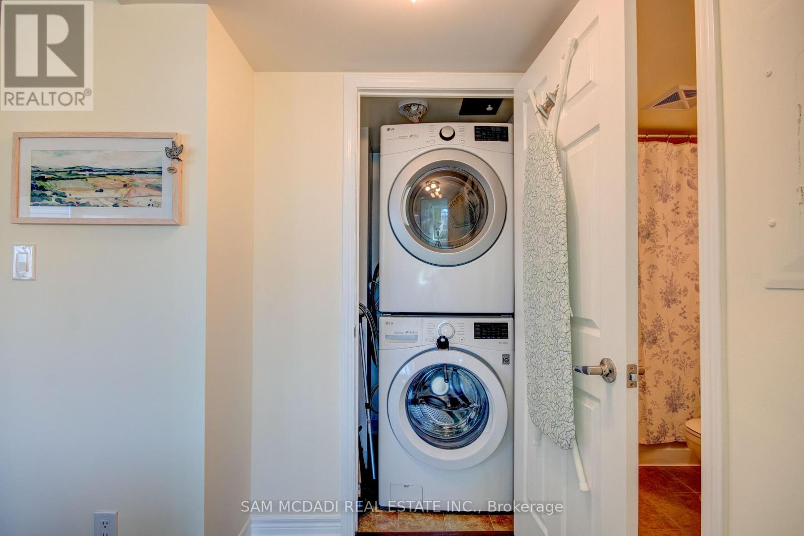 2205 - 208 Enfield Place, Mississauga, Ontario  L5B 0G8 - Photo 16 - W12777716