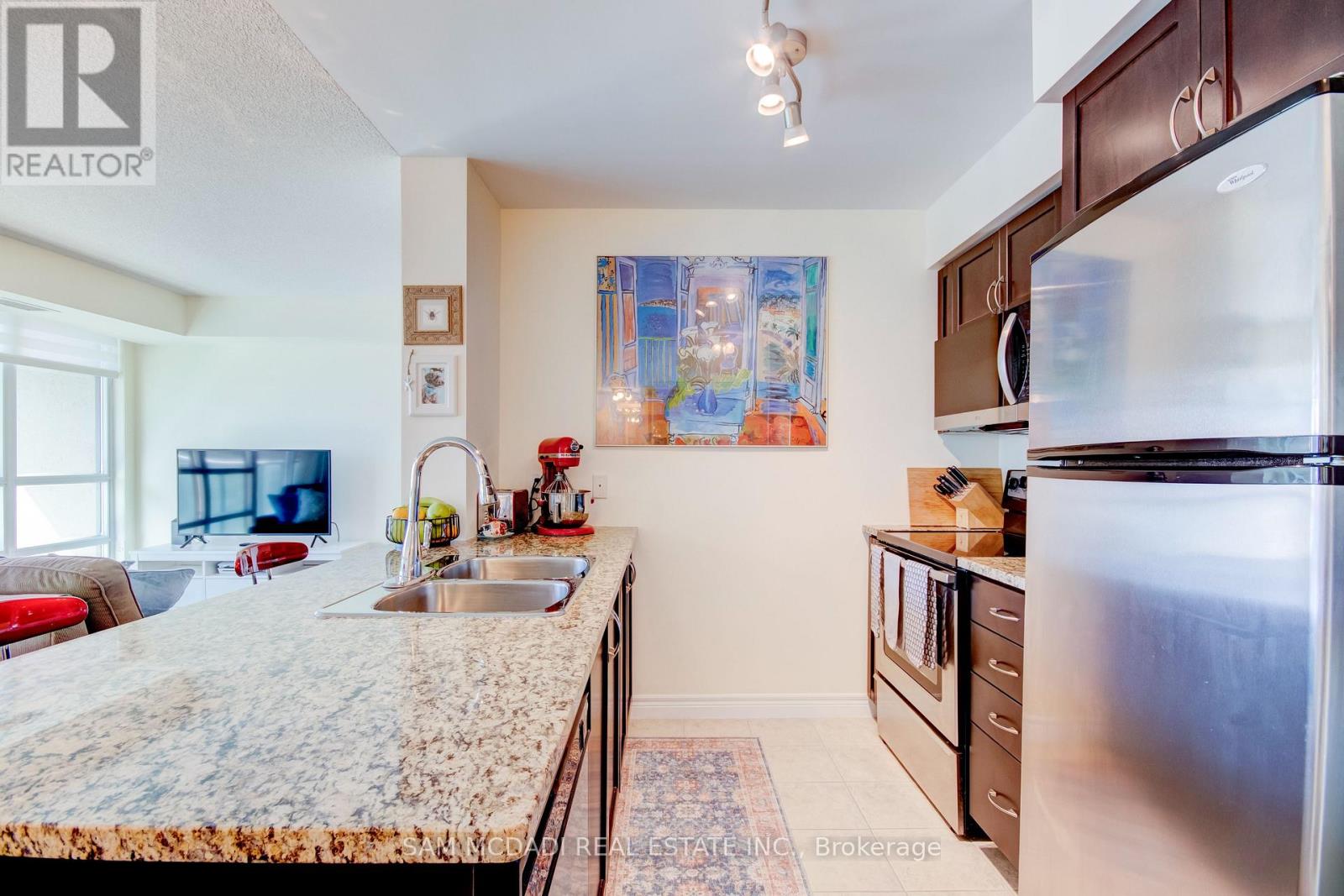 2205 - 208 Enfield Place, Mississauga, Ontario  L5B 0G8 - Photo 5 - W12777716