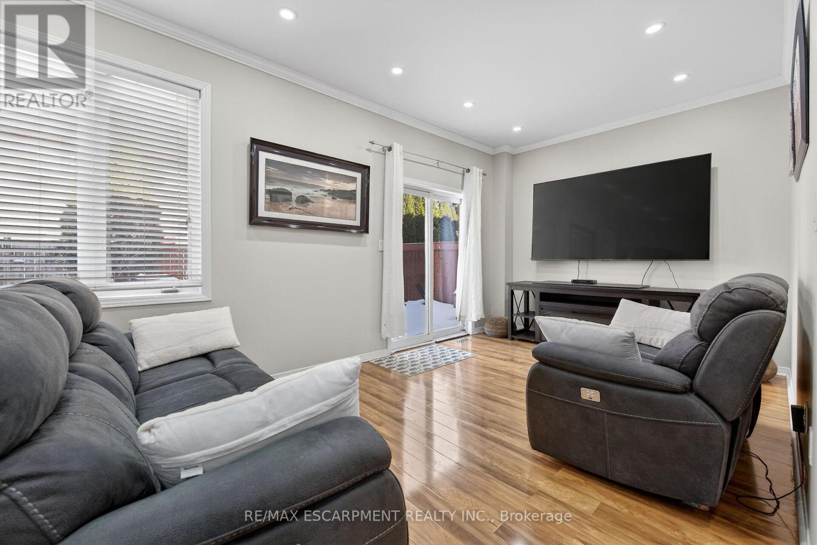 33 Panorama Way, Hamilton, Ontario  L8E 6C6 - Photo 7 - X12777720