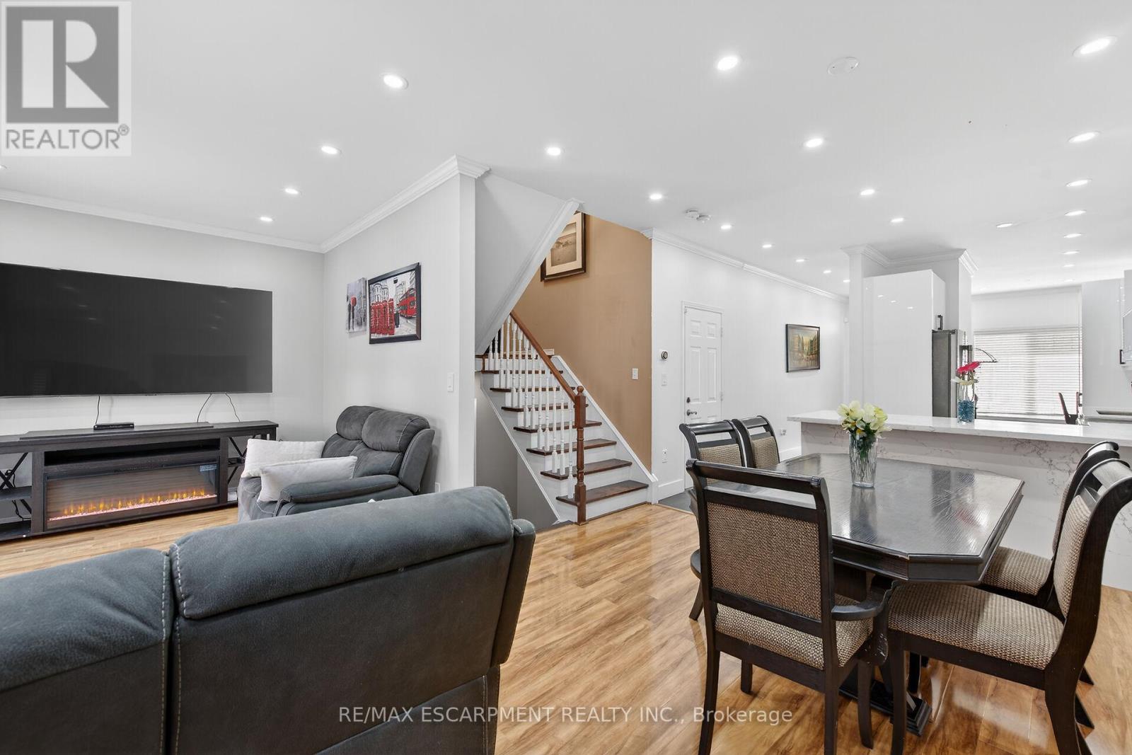 33 Panorama Way, Hamilton, Ontario  L8E 6C6 - Photo 9 - X12777720