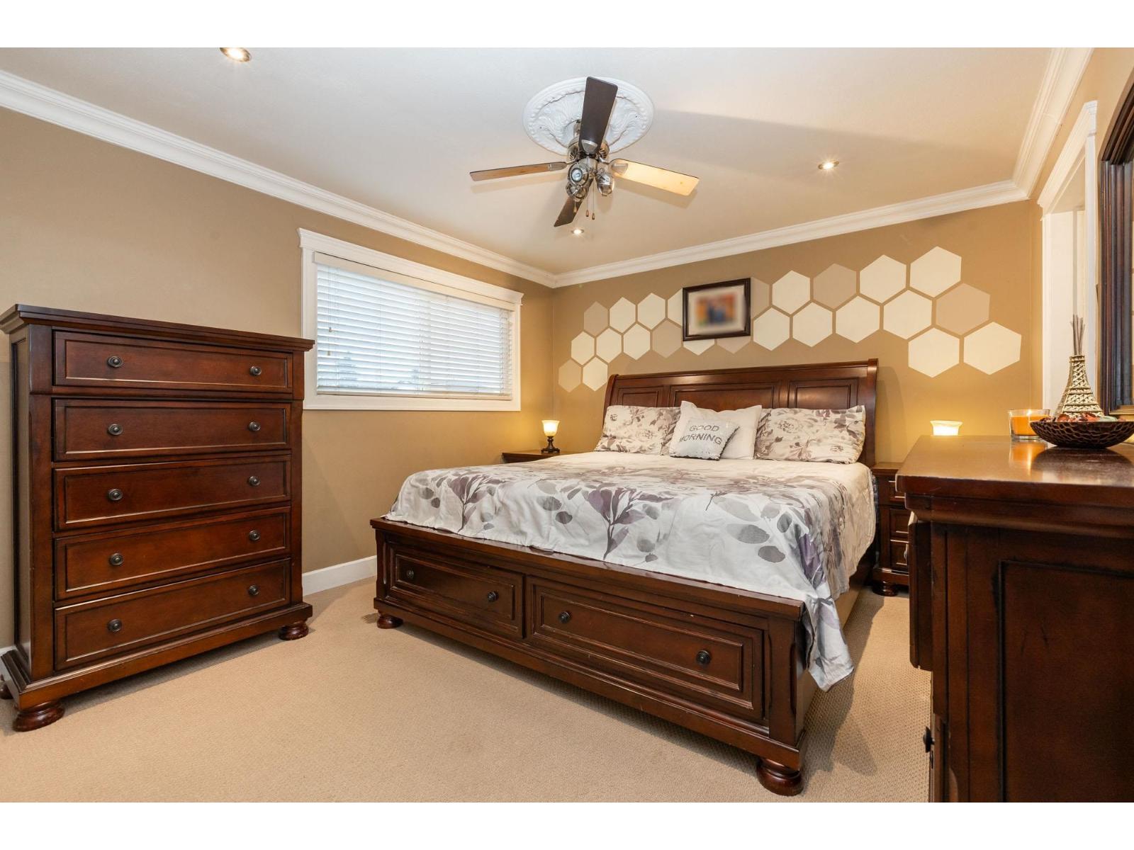 8412 134b Street, Surrey, British Columbia  V3W 0T8 - Photo 12 - R3088403