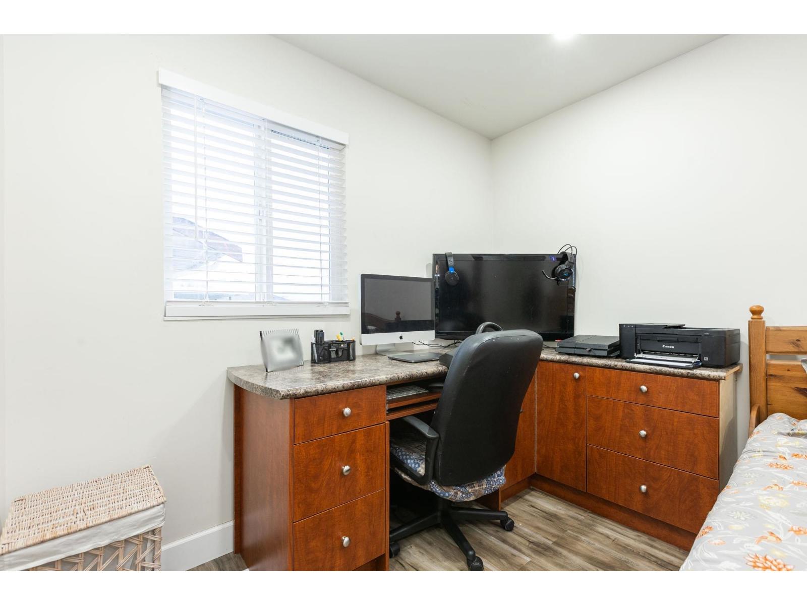 8412 134b Street, Surrey, British Columbia  V3W 0T8 - Photo 9 - R3088403