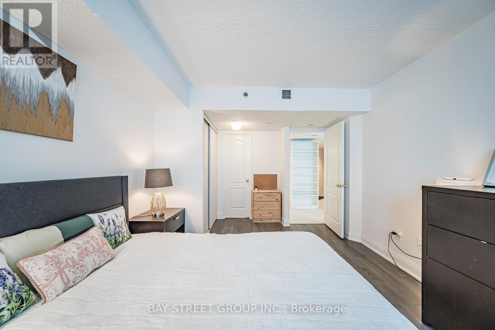 1006 - 38 Elm Street, Toronto, Ontario  M5G 2K5 - Photo 43 - C12776456