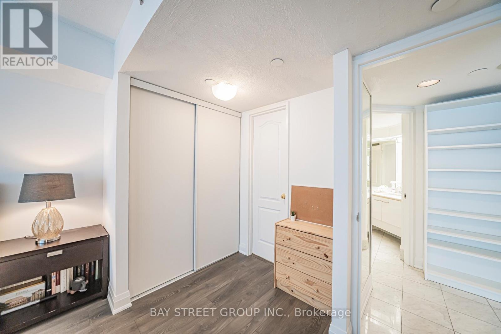 1006 - 38 Elm Street, Toronto, Ontario  M5G 2K5 - Photo 47 - C12776456