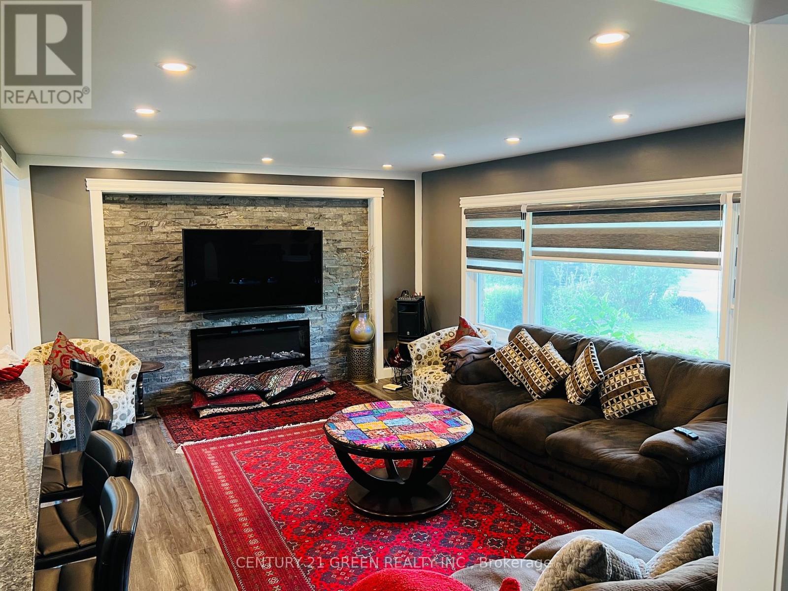 Upper Level - 13409 Hwy 7, Halton Hills (Rural Halton Hills), Ontario  L7G 4S4 - Photo 3 - W12769896