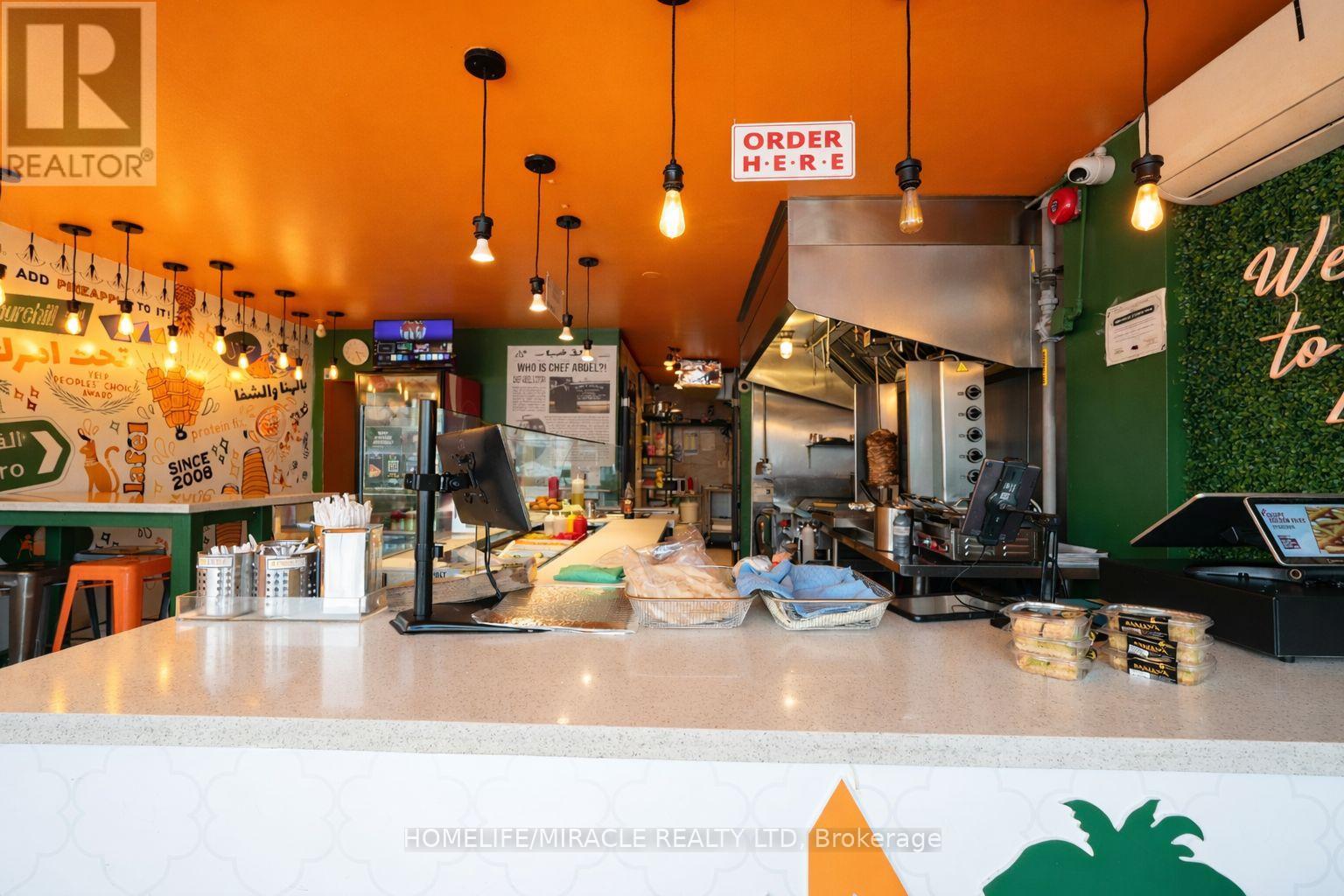 723 Lakeshore Road E, Mississauga, Ontario  L5G 1J7 - Photo 4 - W12777728