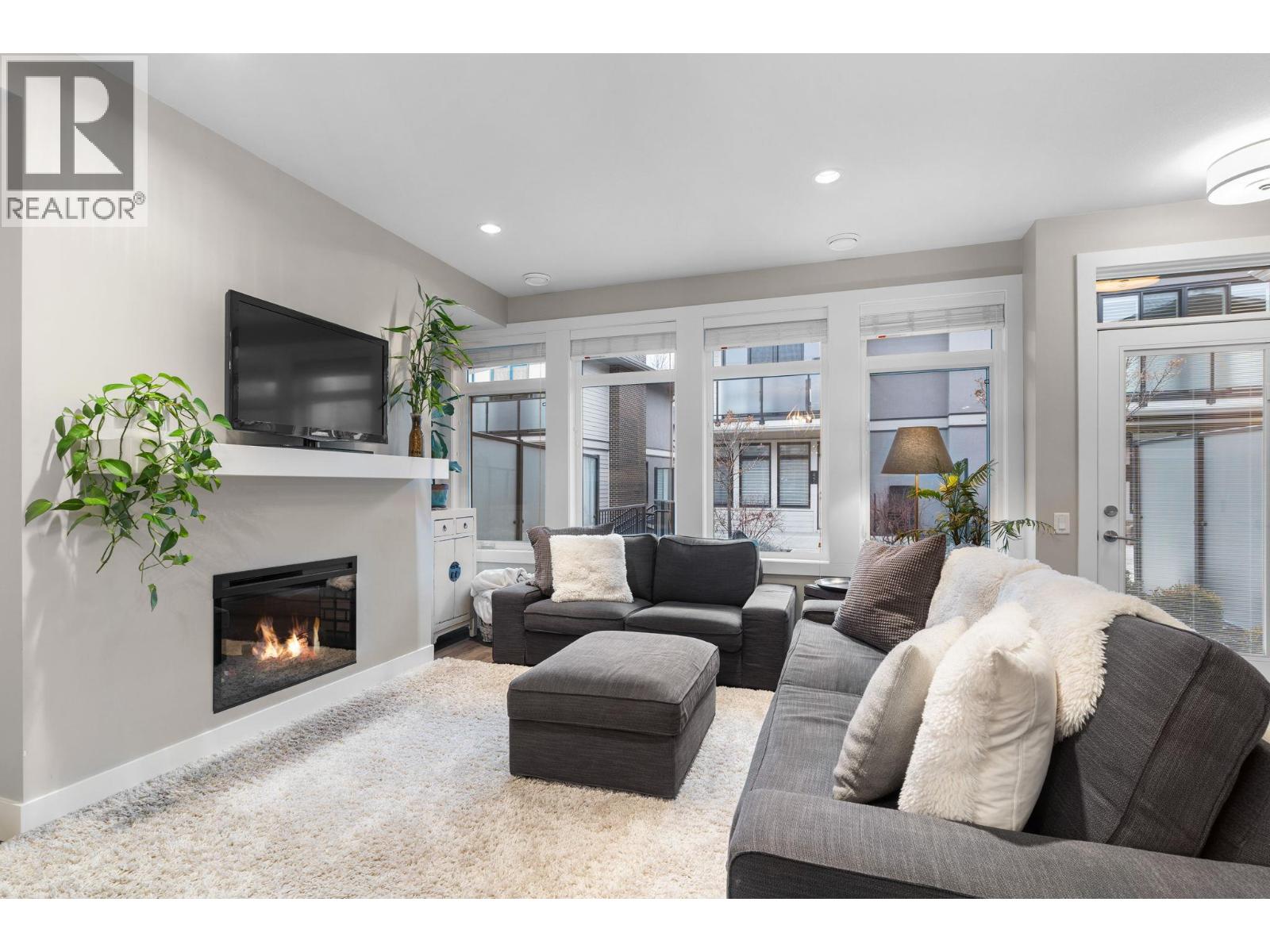 1102 Cameron Avenue Unit# 136, Kelowna, British Columbia  V1Y 0B2 - Photo 2 - 10375371