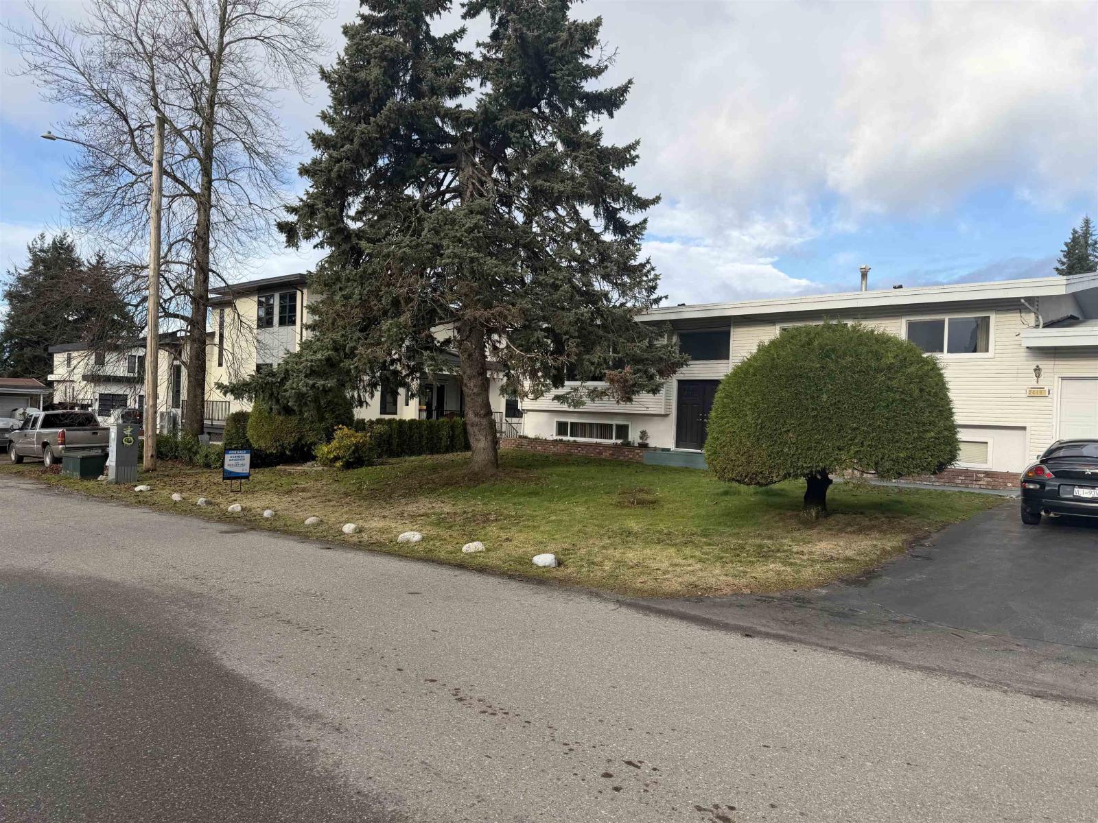 2449 Adelaide Street, Abbotsford, British Columbia  V2T 3L9 - Photo 3 - R3075087