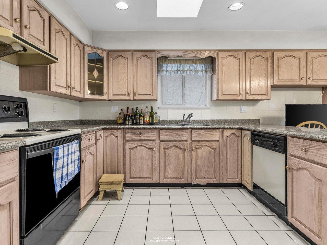 11923 98a Avenue, Surrey, British Columbia  V3V 7W7 - Photo 8 - R3088671