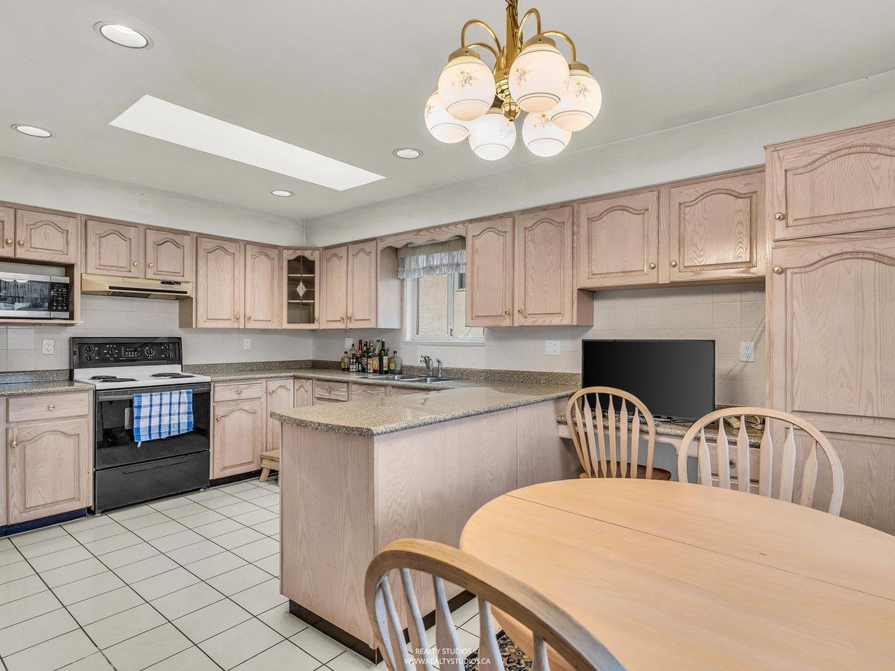 11923 98a Avenue, Surrey, British Columbia  V3V 7W7 - Photo 9 - R3088671