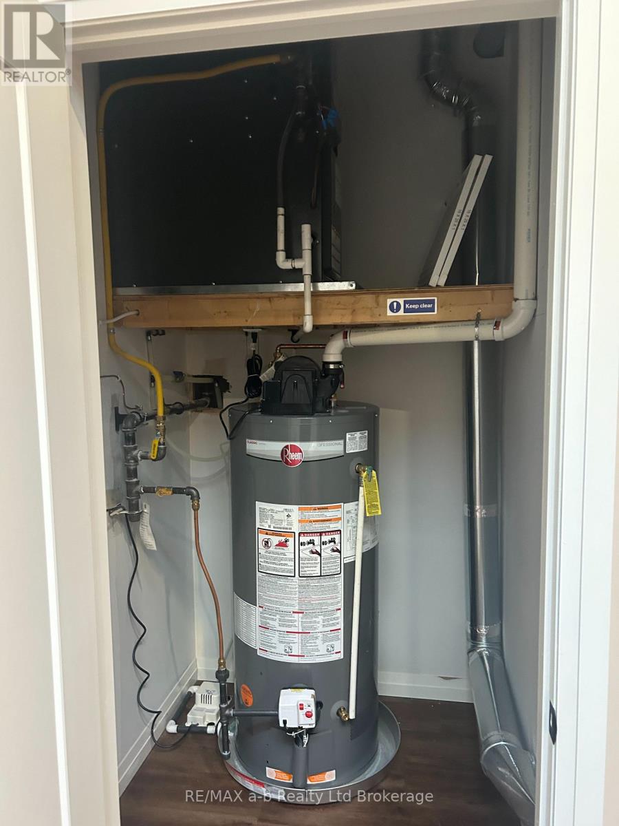 Upper #a - 136 Thames Street S, Ingersoll, Ontario  N5C 2T4 - Photo 5 - X12777748