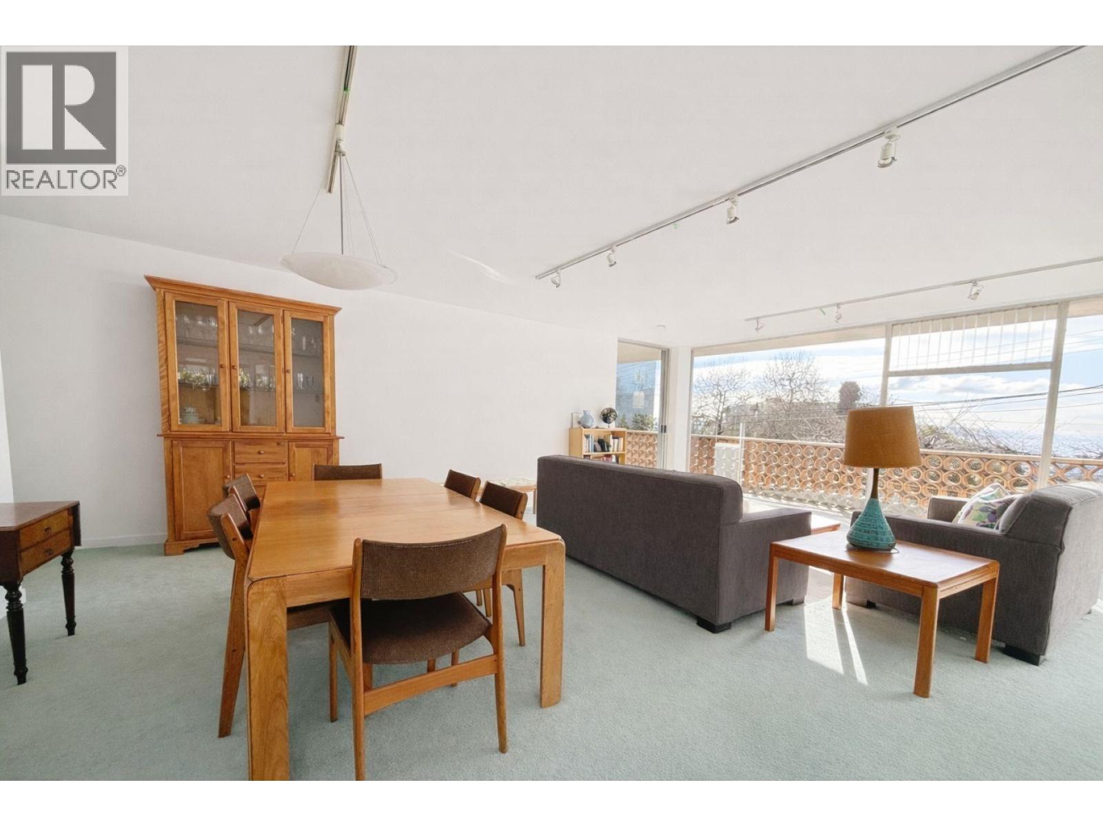 105 2135 Argyle Avenue, West Vancouver, British Columbia  V7V 1A5 - Photo 12 - R3088759