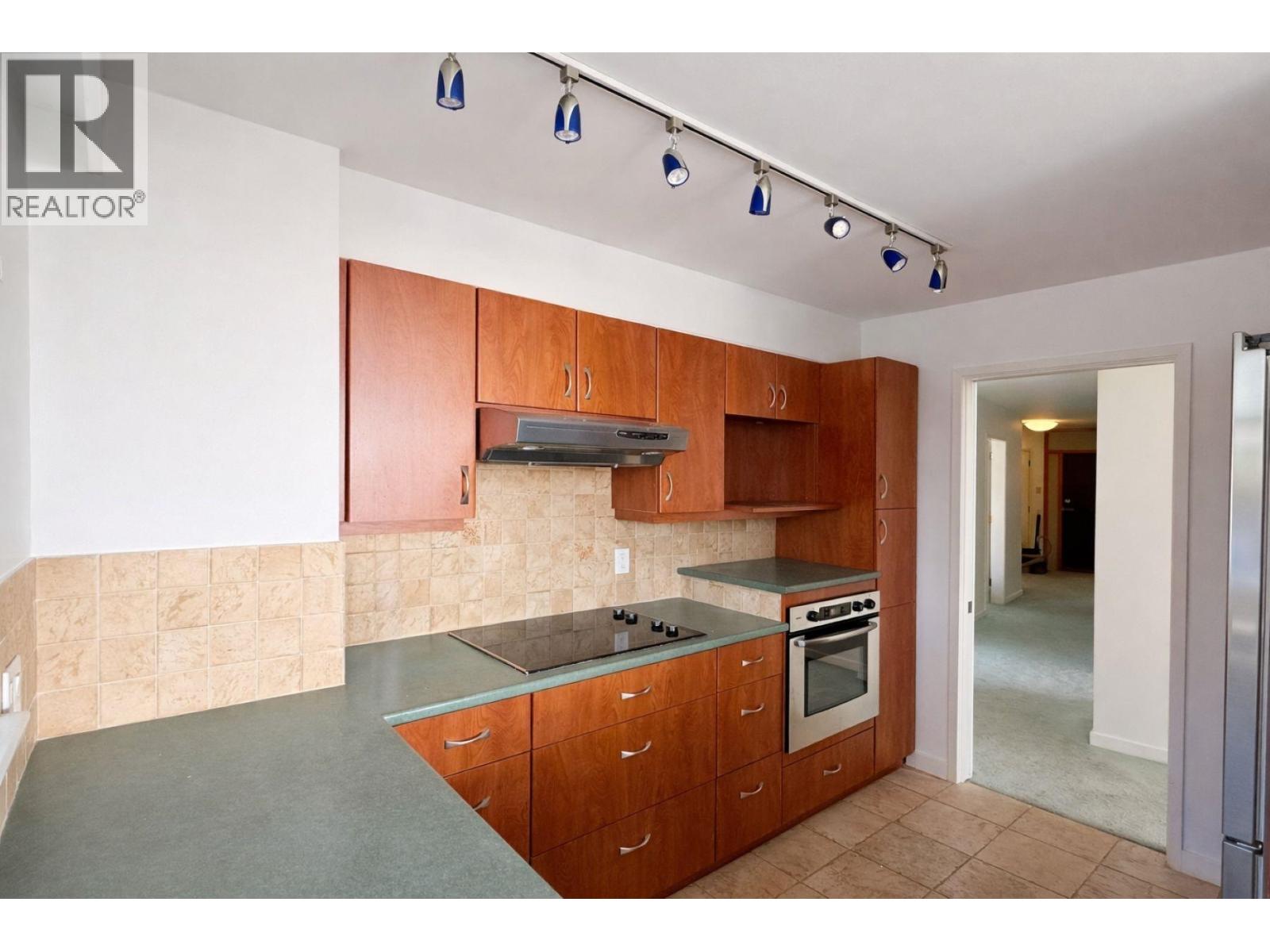 105 2135 Argyle Avenue, West Vancouver, British Columbia  V7V 1A5 - Photo 16 - R3088759