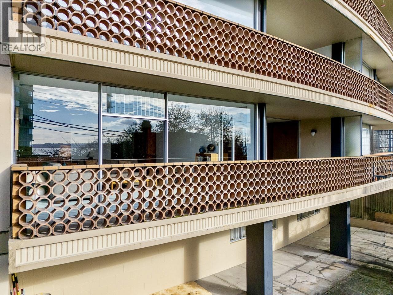 105 2135 Argyle Avenue, West Vancouver, British Columbia  V7V 1A5 - Photo 4 - R3088759