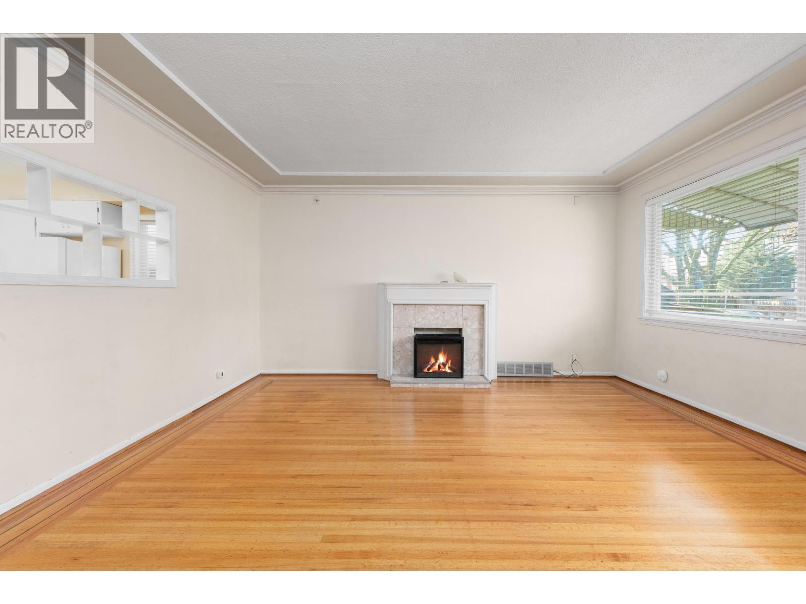 5556 Earles Street, Vancouver, British Columbia  V5R 3S1 - Photo 3 - R3088746