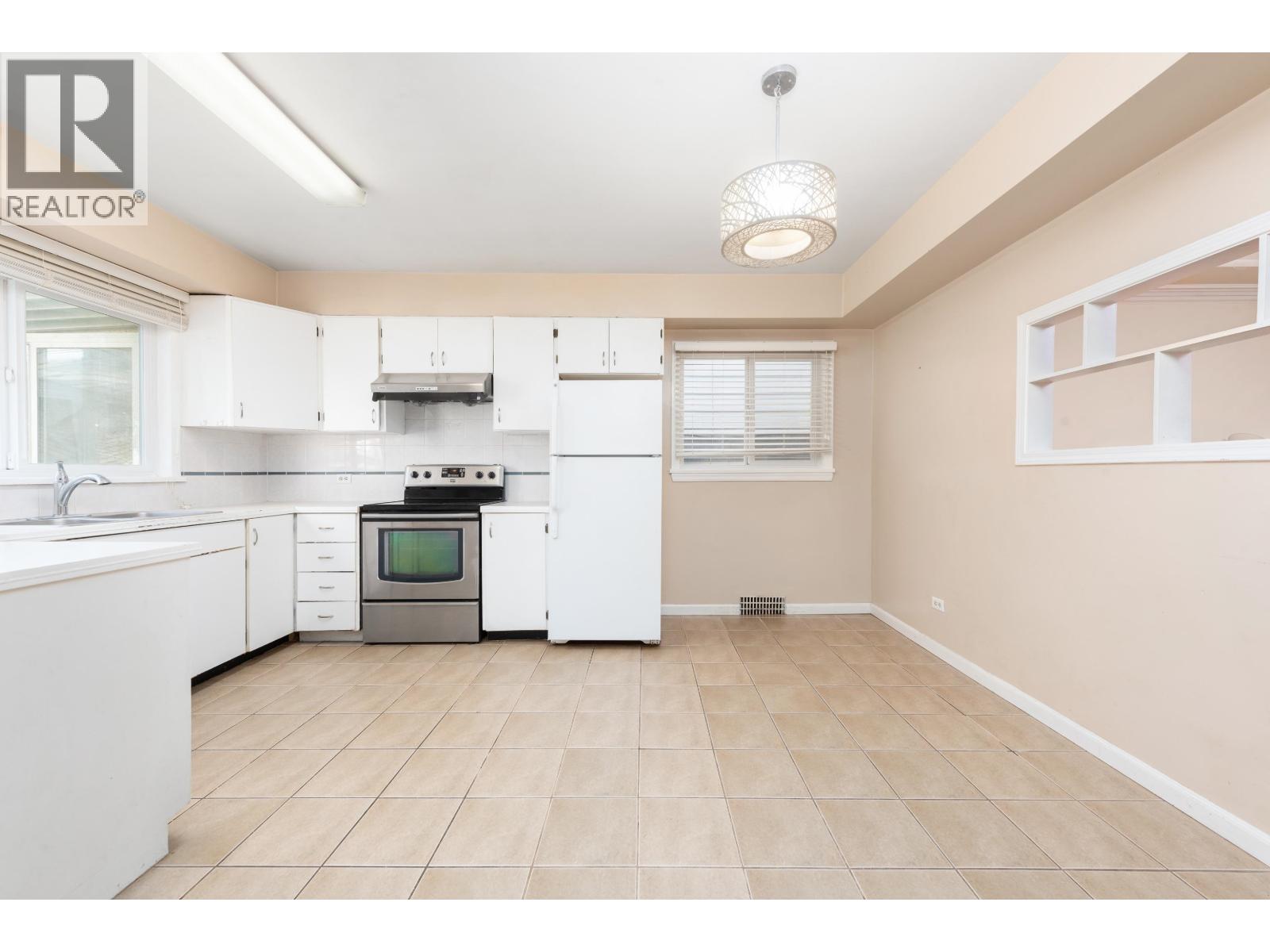 5556 Earles Street, Vancouver, British Columbia  V5R 3S1 - Photo 6 - R3088746