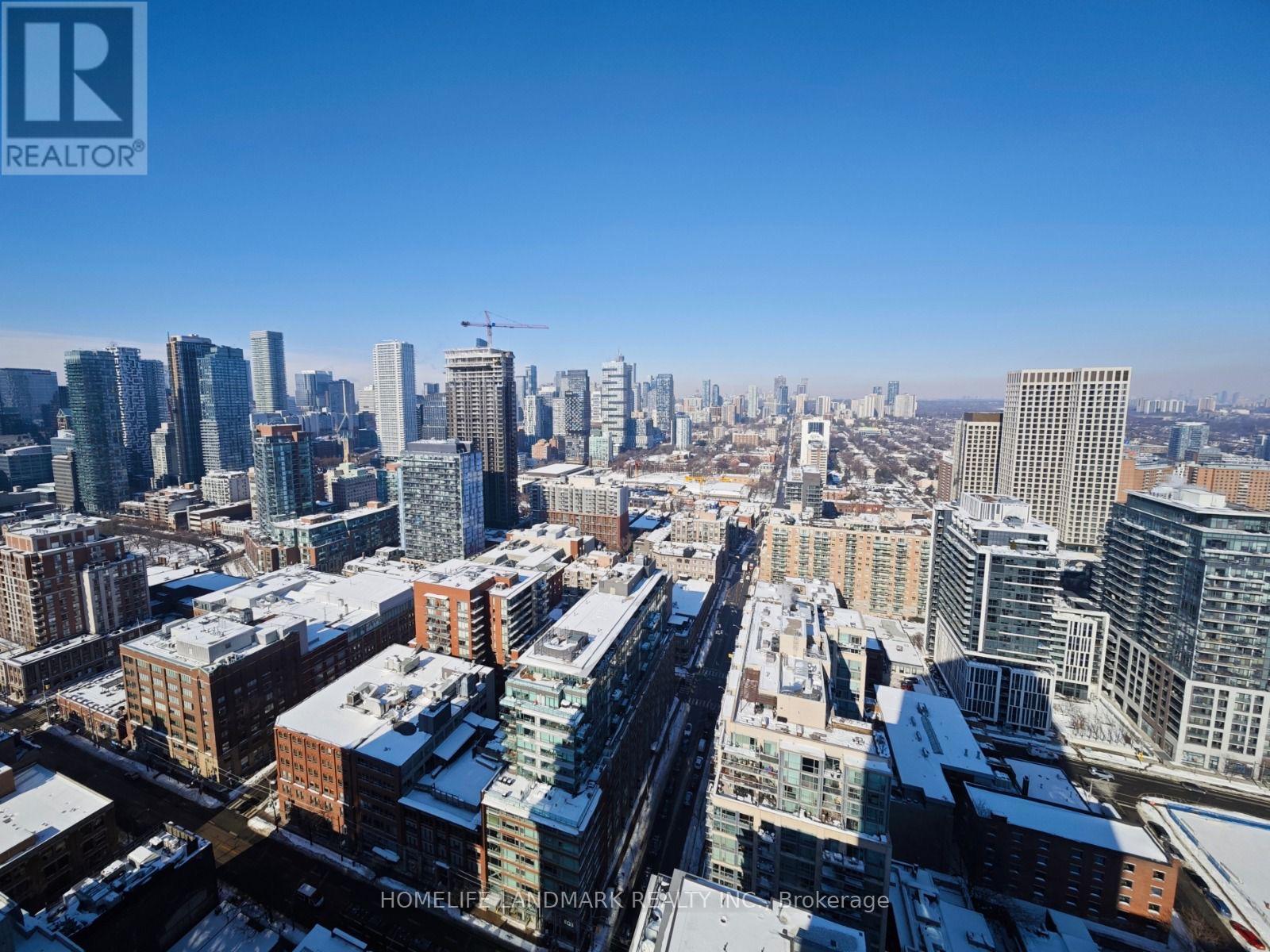 3915 - 180 Front Street E, Toronto, Ontario  M5A 0K9 - Photo 1 - C12777750