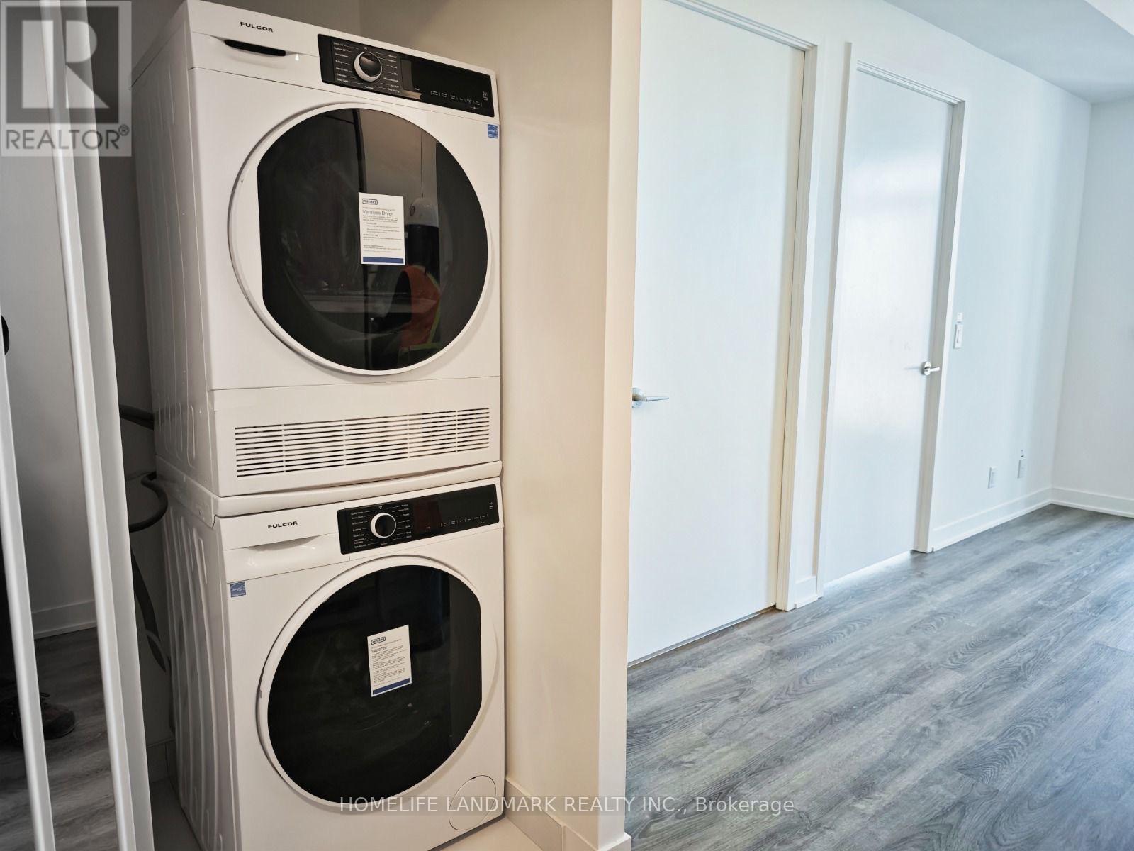 3915 - 180 Front Street E, Toronto, Ontario  M5A 0K9 - Photo 3 - C12777750